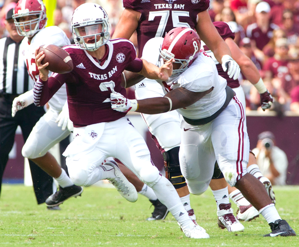 Manziel keeps the play alive